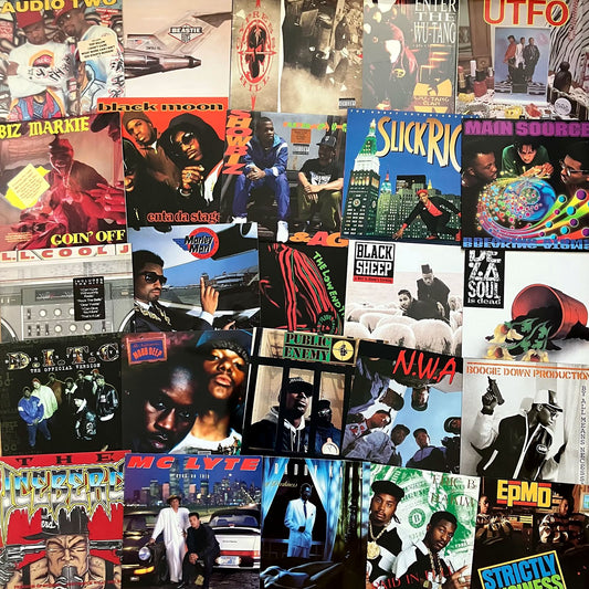 Hip-Hop auf Vinyl: Plattencover der Golden Era von Public Enemy, A Tribe Called Quest, Mobb Deep, Wu-Tang Clan, EPMD und mehr